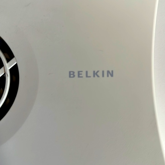 BELKIN COOLING LAPTOP STAND WITH USB CORD IN WHITE - Picture 3 of 8